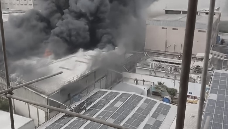 Fire breaks out at a chemical warehouse in Karachi