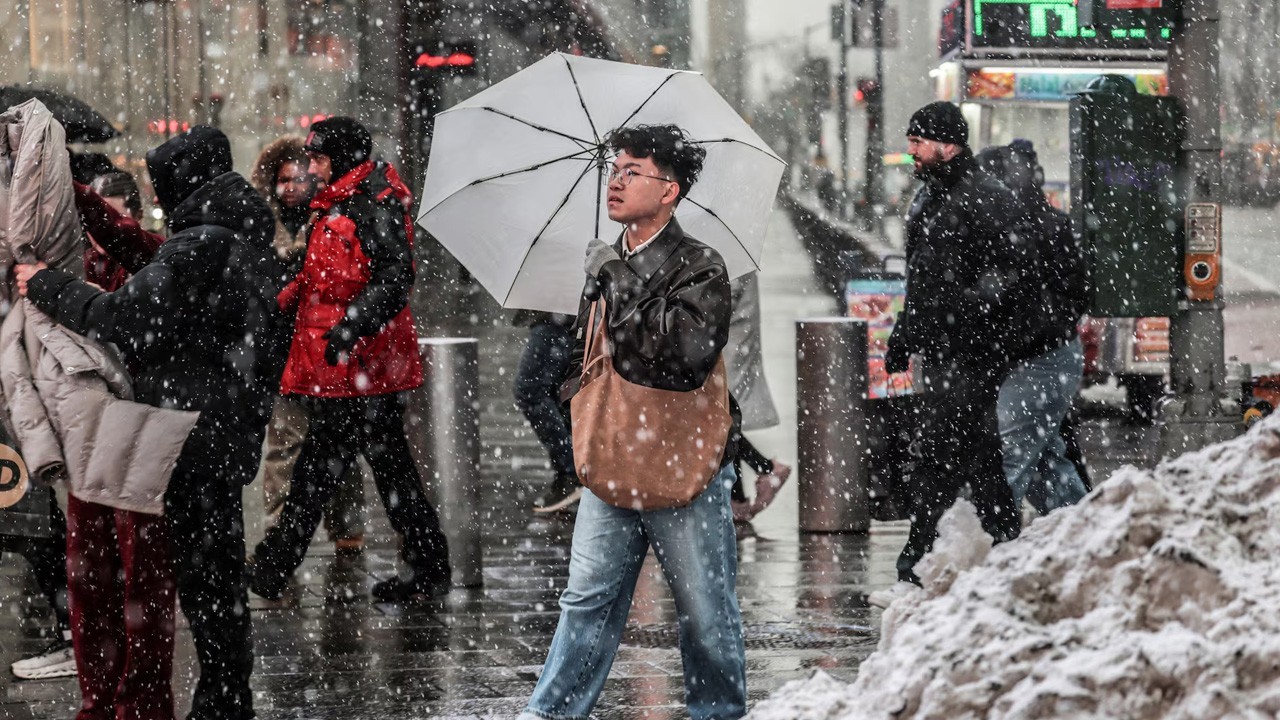 Powerful winter storm shuts schools, disrupts travel across US Northeast
