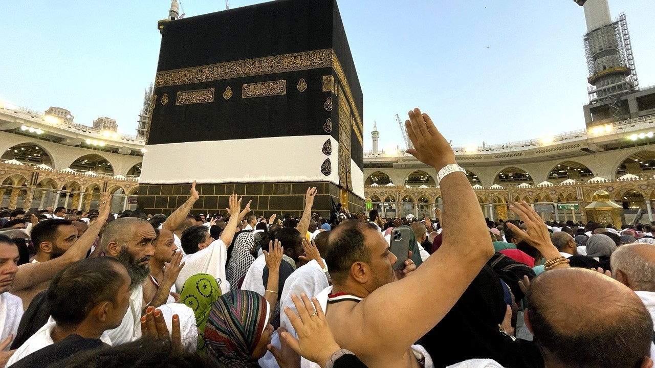 Pakistan bars pilgrims with serious illnesses from Hajj