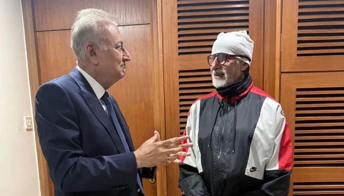 From fan to guest: Anil Dhanak meets Amitabh Bachchan after decades