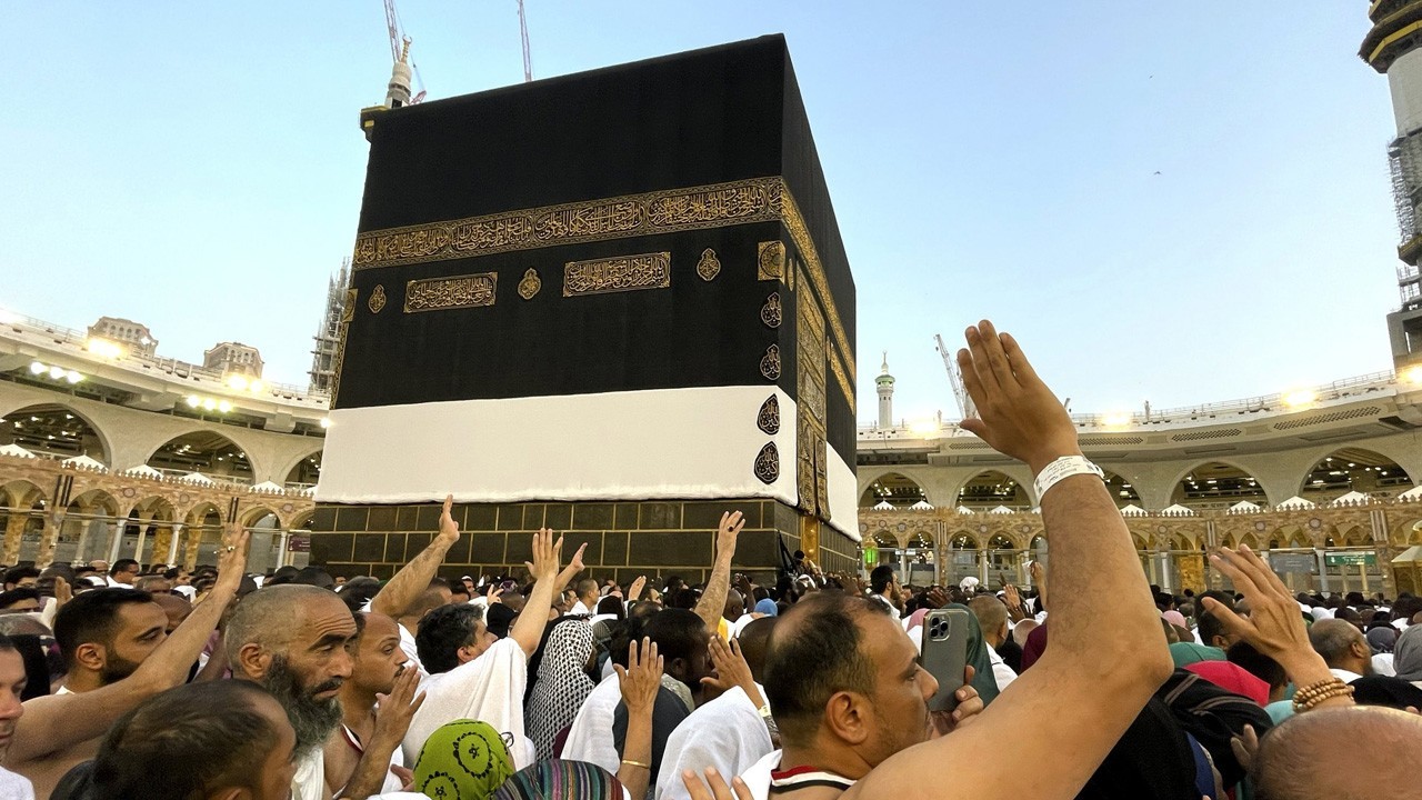 Saudi Arabia announces strict penalties for performing Hajj without permit