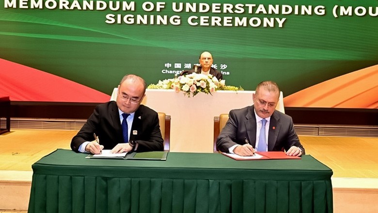 Pakistan and China sign three MoUs including Karachi Desalination Project