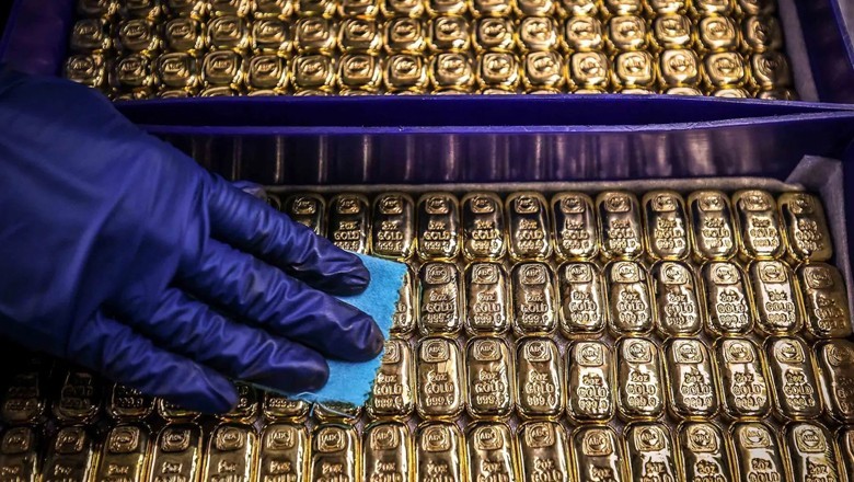 Gold per tola falls by Rs8,900 in Pakistan amid international losses