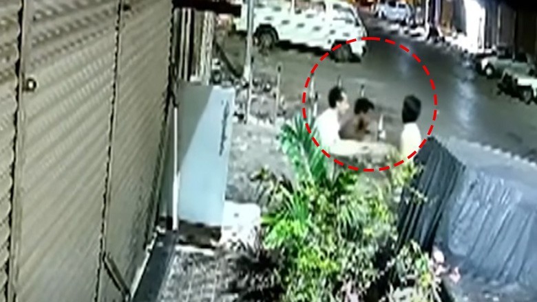 Jewellery shop robbed in Karachi as suspects flee with safe