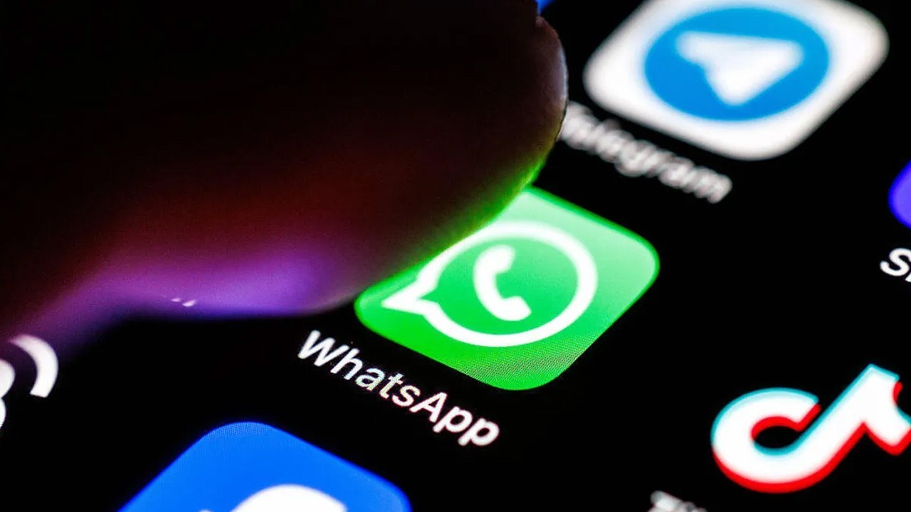 WhatsApp tests Instagram-style status feature in major update