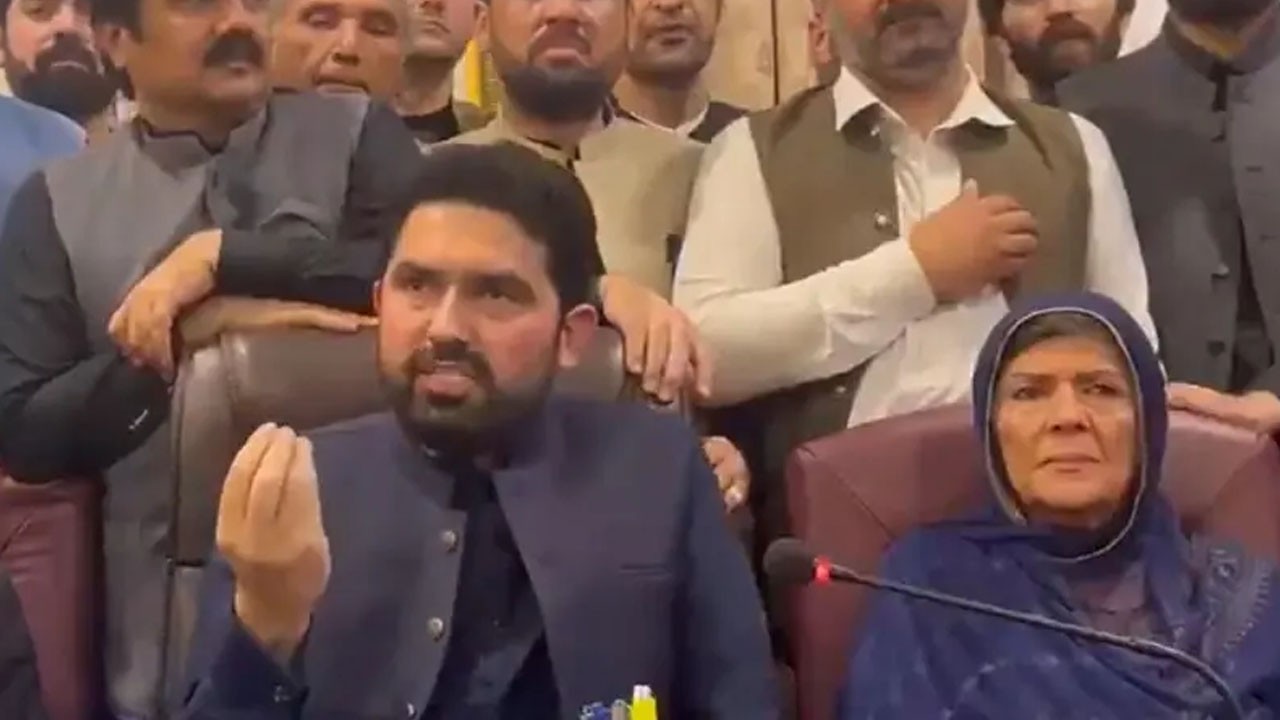 Afridi, Aleema claim shots were fired at Adiala sit-in participants