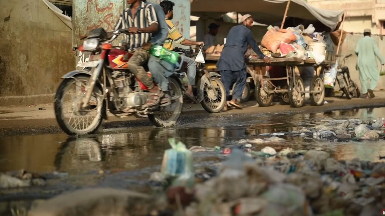 Waterlogged streets leave residents, businesses struggling in Malir's Urdu Nagar