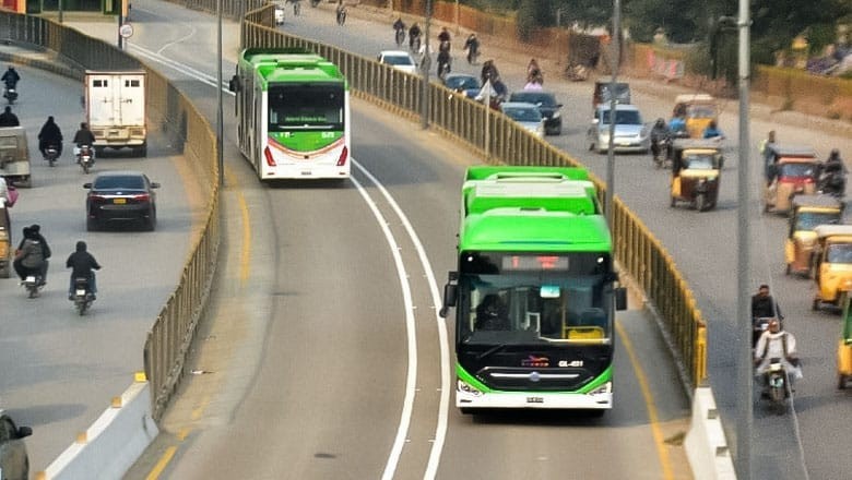 Govt expected to allocate Rs1.98 billion for Karachi Green Line Bus project in Budget2026-27