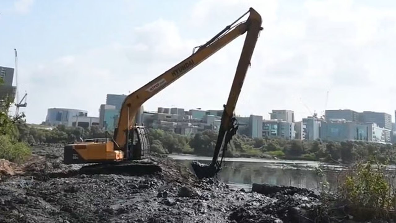 Citywide drain cleaning drive launched ahead of monsoon