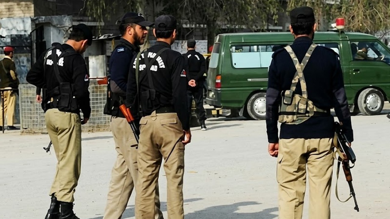 Armed men kidnap eight police officials in Upper South Waziristan