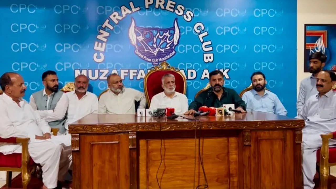 Traders to resume business activities in Muzaffarabad from Sunday, distance themselves from JAAC
