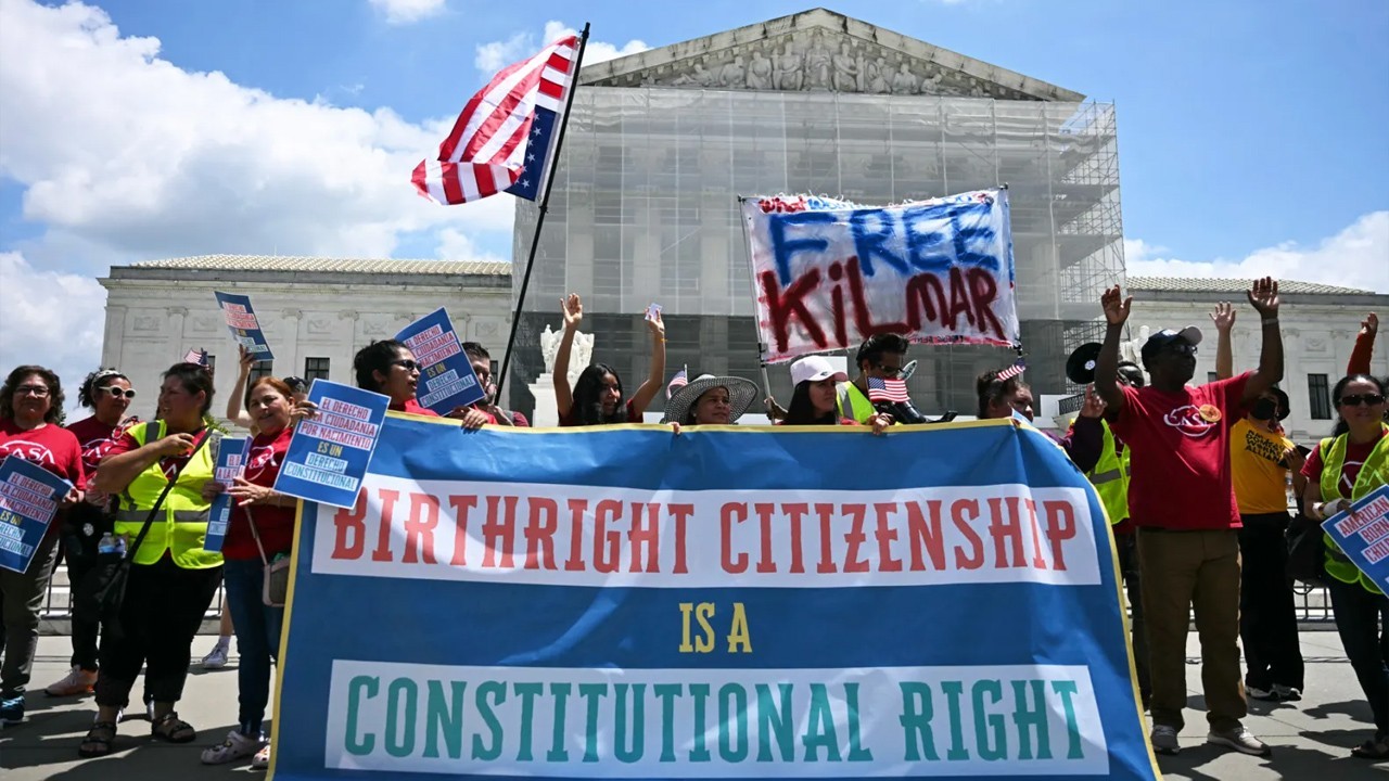 US SC blocks move to undo birthright citizenship