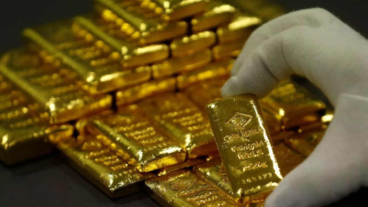 Gold prices jump by Rs9,100 per tola in Pakistan