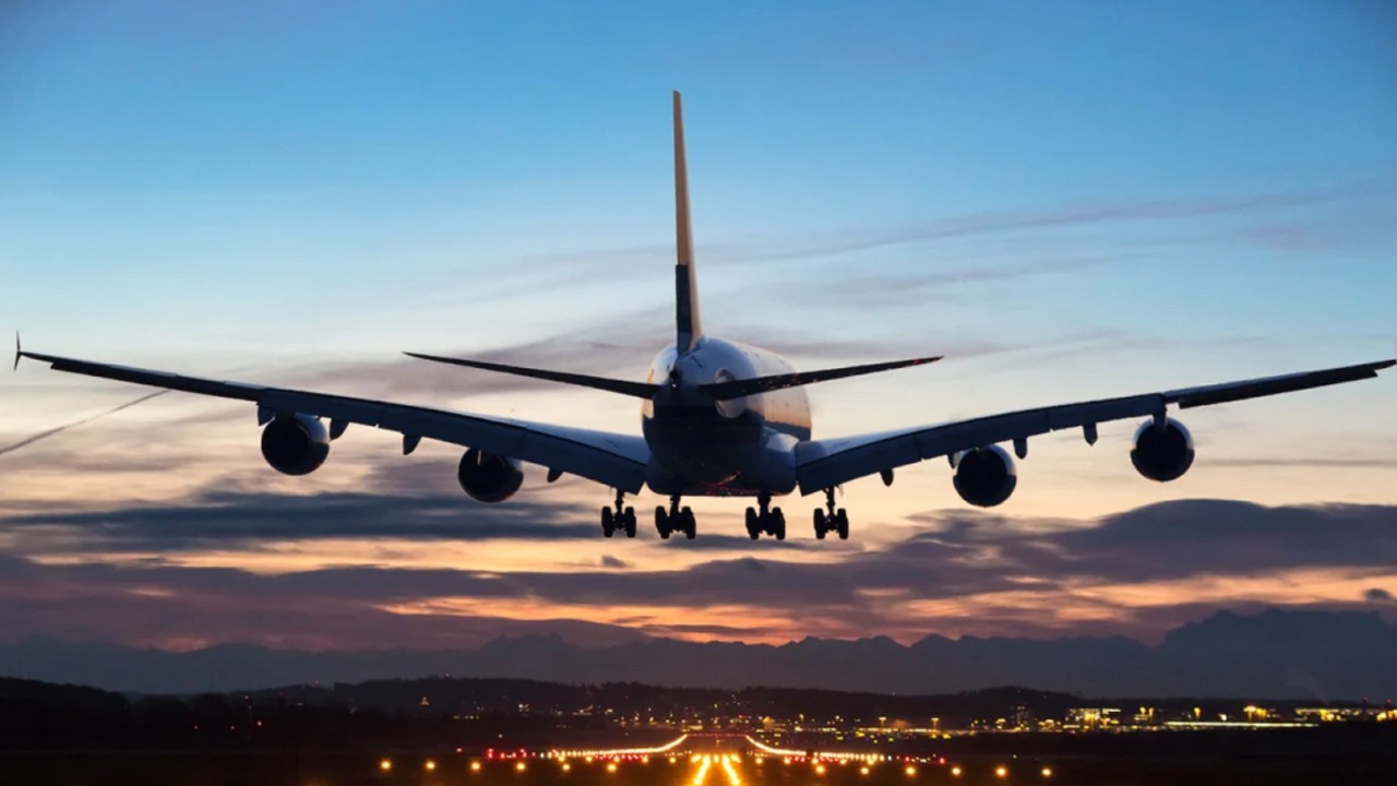 Passenger dies at Karachi airport after arriving from Lahore