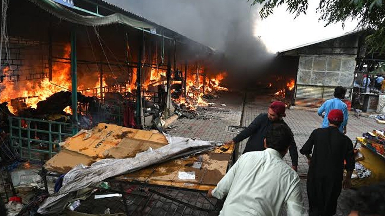 Fire at Islamabad's G-9 Markaz brought under control