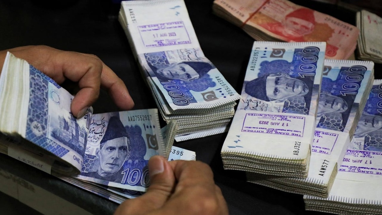 Pakistan’s development spending exceeds revised budget by Rs92bn