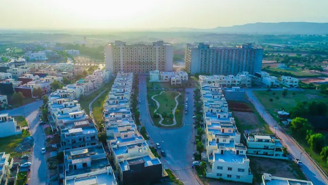 Islamabad court convicts 3 in case of illegal funds transfer for Bahria Town projects