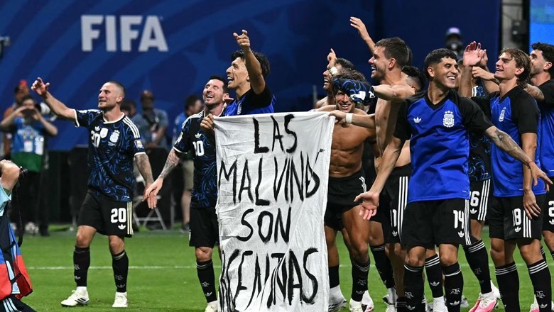 Argentina players display Falklands banner after World Cup semifinal win