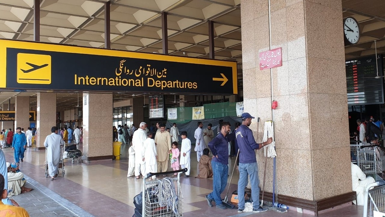 Passenger offloaded at Karachi airport over suspected fake immigration stamps