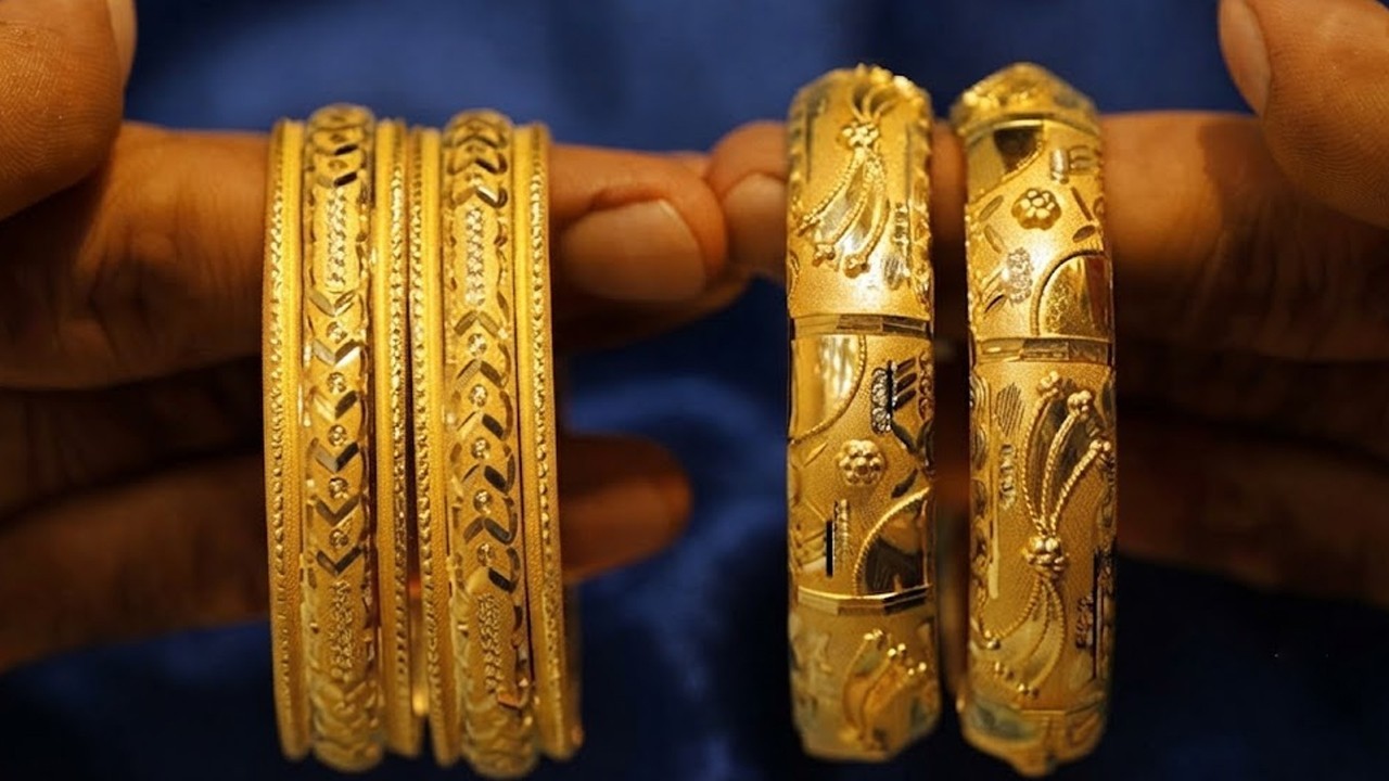 Gold prices fall by Rs4,300 per tola in Pakistan as global rates decline