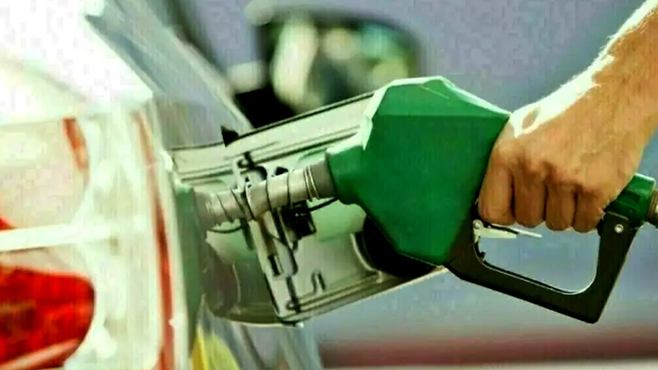 Govt cuts petrol price by Rs0.75, raises diesel by Rs2.24 per litre