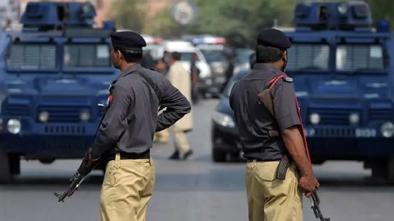 Gangster Uzair Baloch’s brother shot, critically injured in Karachi’s Lyari: police