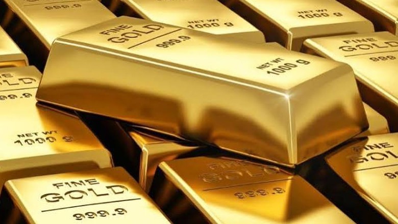 Gold gains Rs800 per tola as international prices rise