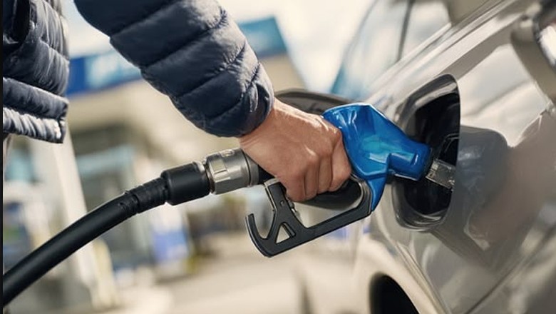 Govt increases petrol price by Rs6.88, diesel by Rs5.62 per litre