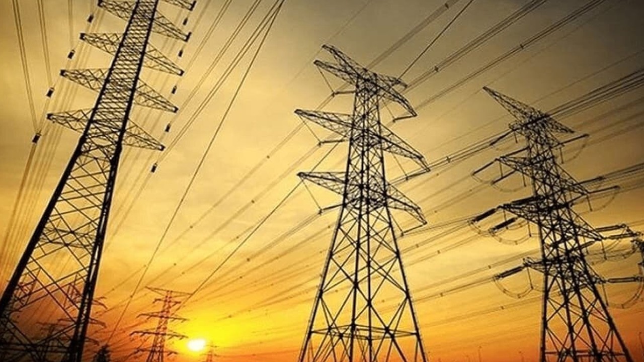 Govt invites bids for first electricity wheeling auction