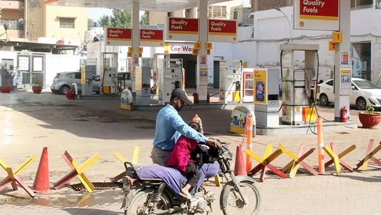 Petrol may reach Rs1,000/litre amid fuel shortage, warns minister