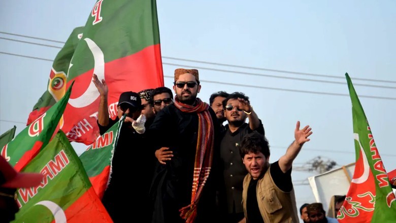 KP CM announces postponement of PTI's long march to October 4