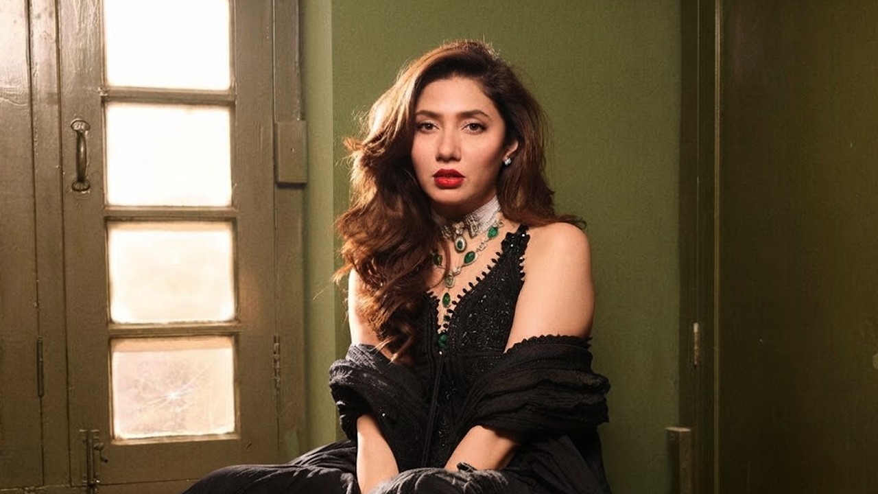 Mahira Khan celebrates 15 years of Humsafar