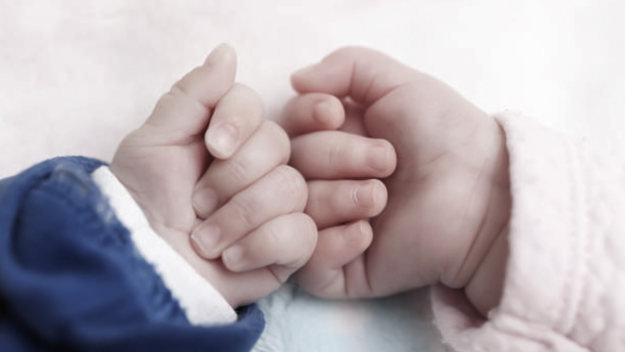 Woman stabs her two infants to death, attempts suicide in Quetta