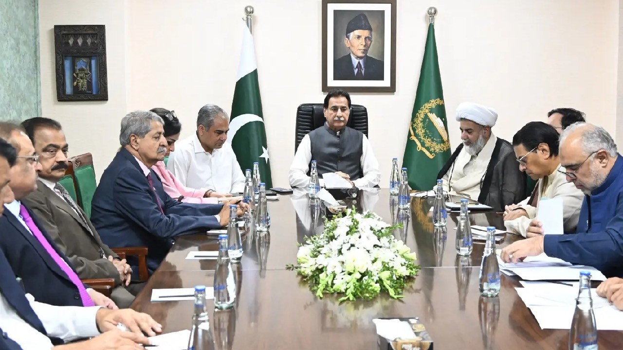 Deadlock persists in govt-PTI talks over KP terrorism, Imran’s access to doctors