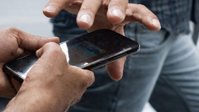 Karachi police fail to recover snatched phones despite citizens tracing locations