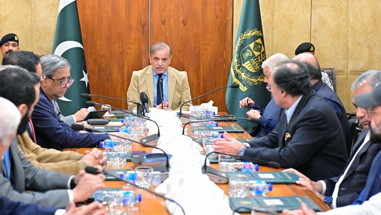 Federal cabinet to approve emergency in Khyber Pakhtunkhwa tomorrow: Sources