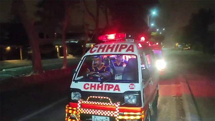 Man dies in ambulance amid 43km journey to hospital in Karachi