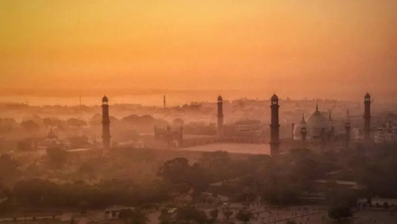 Lahore's air quality turns hazardous as city tops global ranking