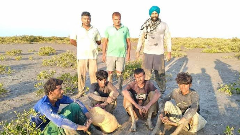 India arrests four Pakistani fishermen in Sir Creek, seizes boat