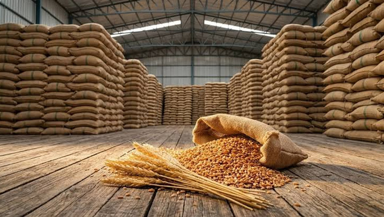51,000 metric tonnes of imported wheat arrive at Karachi port