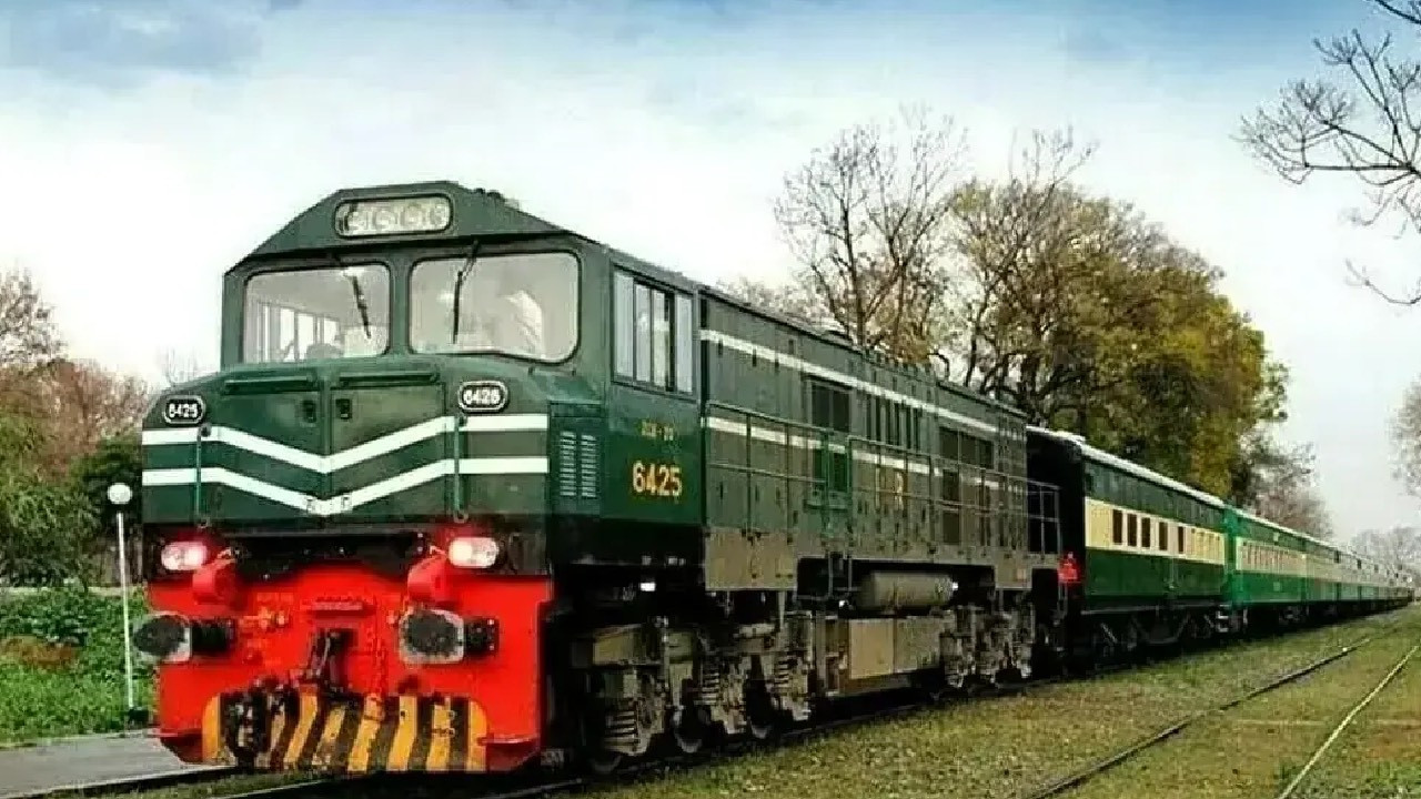Pakistan Railways instructs outsourced train services to provide concessions to eligible passengers