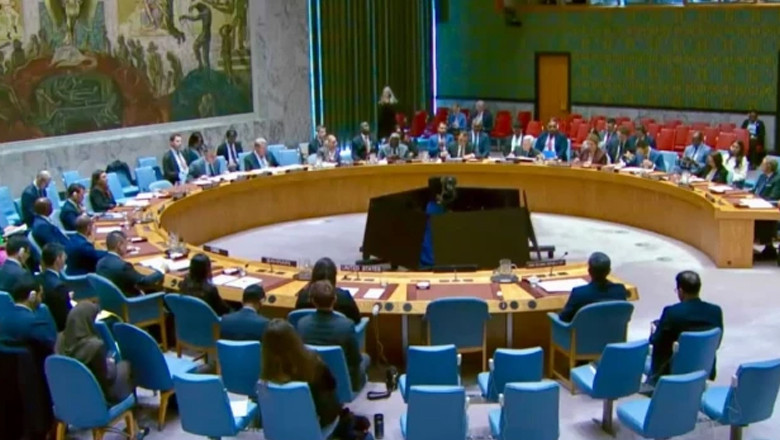 Pakistan urges US, Iran to honor peace deal and resume nuclear talks