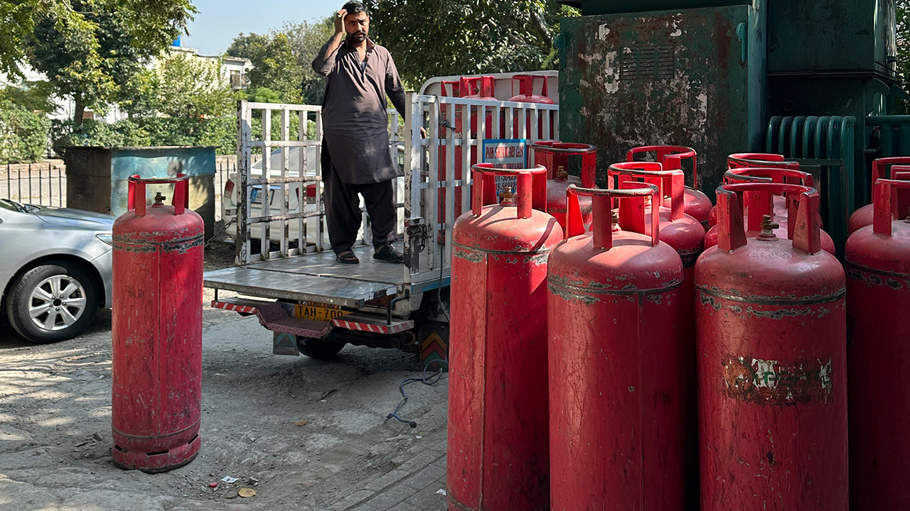 LPG price in Karachi rises by Rs50 per kg to Rs550
