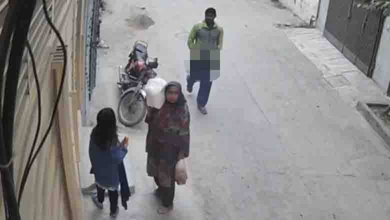 6 سالہ بچی کے ساتھ گلی میں نازیبا حرکات