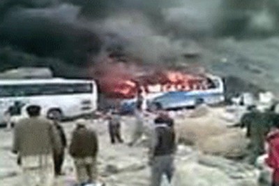 چلاس میں مسافر بس پر فائرنگ، 8 جاں بحق درجنوں زخمی