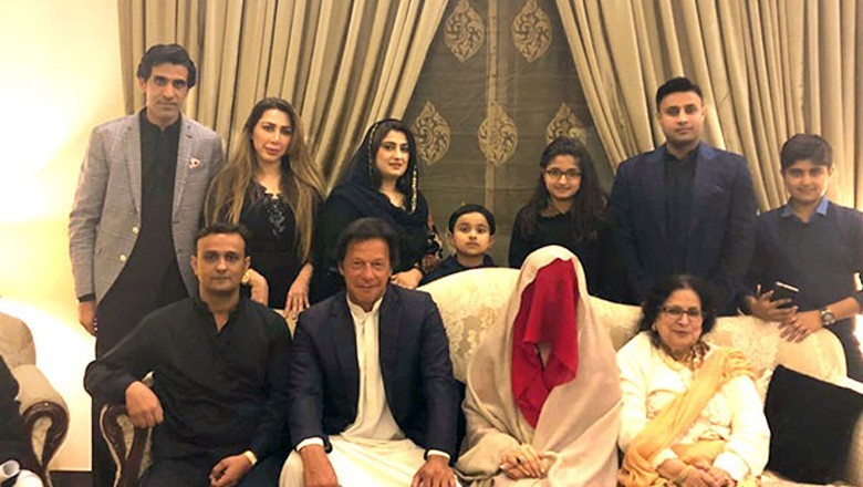 نکاح سے پہلے بشریٰ بی بی کا چہرہ نہ دیکھنے کا دعویٰ صدی کا سب سے بڑا جھوٹ ہے، عون چوہدری