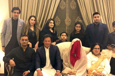 نکاح سے پہلے بشریٰ بی بی کا چہرہ نہ دیکھنے کا دعویٰ صدی کا سب سے بڑا جھوٹ ہے، عون چوہدری