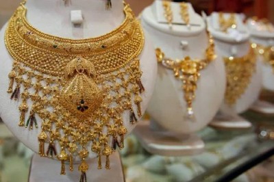 عالمی مارکیٹ میں اضافے کے باوجود سونے کی قیمت میں استحکام