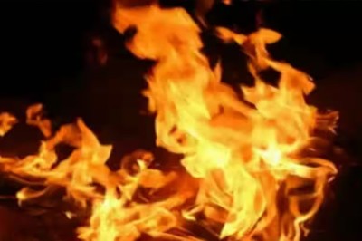 کراچی: باپ نے نوجوان بیٹے پر پیٹرول چھڑک کر آگ لگادی