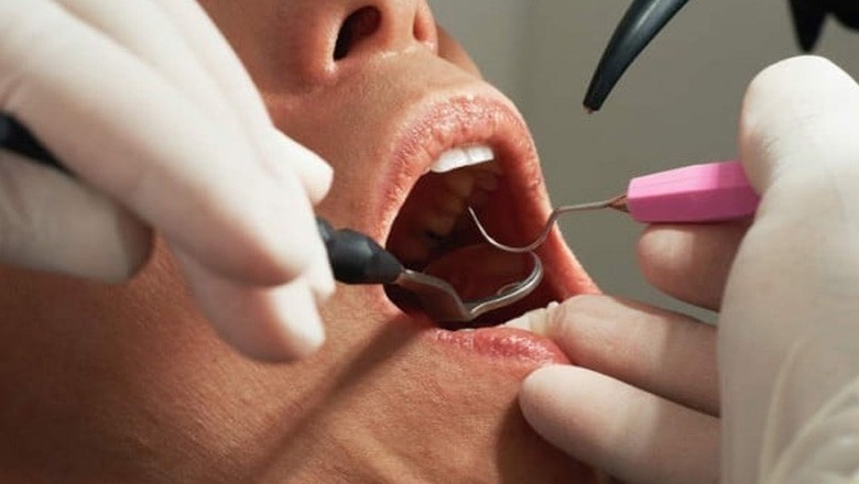 جمادار نے ڈاکٹر بن کر فیس وصول کی اور مریض کے غلط دانت نکال دیے